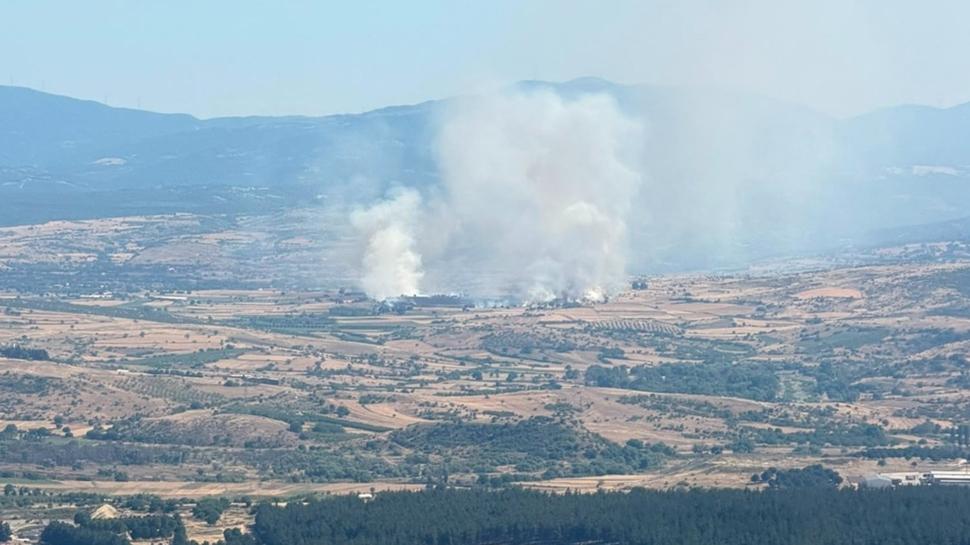 Balıkesir'de arazi yangını! Ekipler sevk edildi