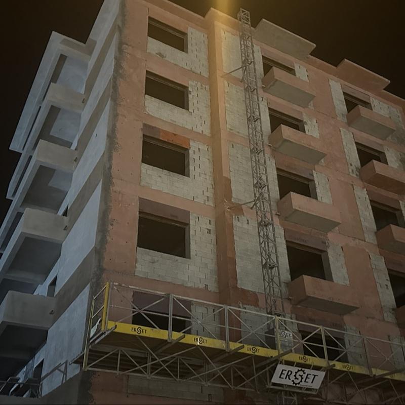 Hatay'da in�aattan d��en i��i hayat�n� kaybetti