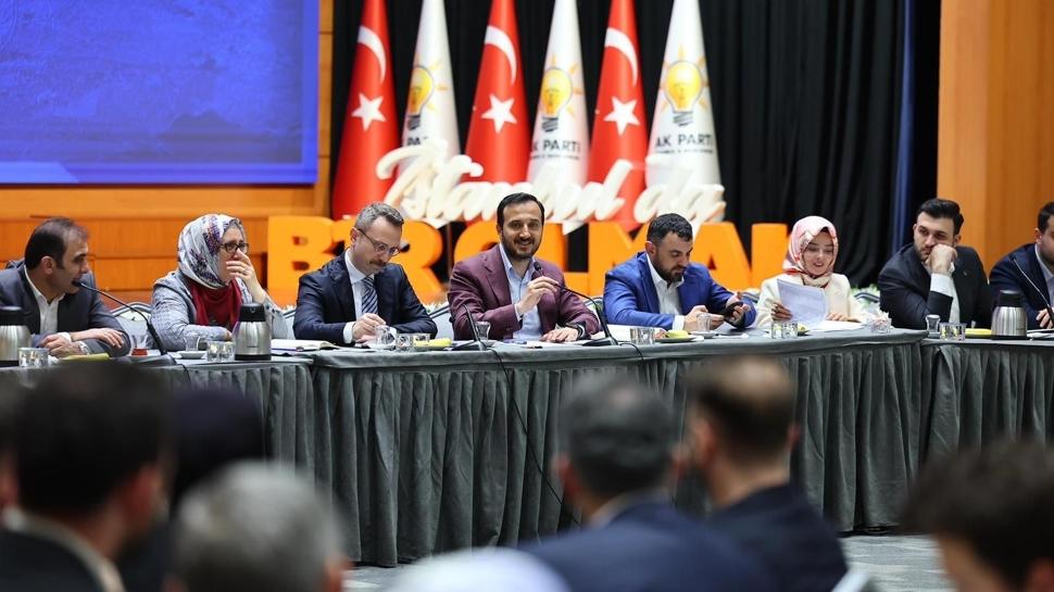 İstanbul'da AK Parti rüzgarı: 39 ilçede dev buluşma, 50 bin yeni üye