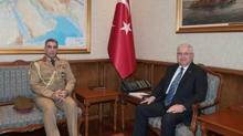 Bakan G�ler, Irak'�n Ankara Askeri Ata�esi T�mgeneral Khalil'i kabul etti