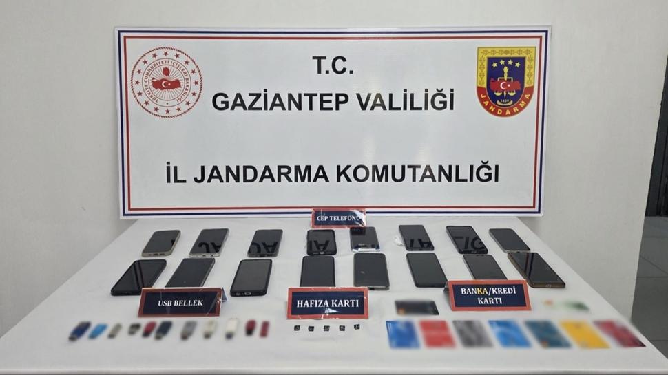 Gaziantep merkezli 13 ilde düzenlenen dolandırıcılık operasyonunda 19 zanlı tutuklandı