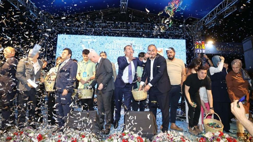 Merkezefendi Geleneksel T�p Festivali, 27. kez �stanbullular� Zeytinburnu'nda bulu�turuyor