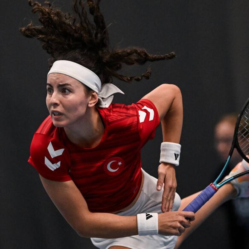 Milli tenis�i Ayla Aksu, Portekiz'de �eyrek finalde