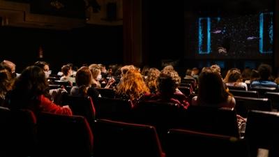 Kimse bu kadar�n� beklemiyordu! Beklenmedik bir gi�eyi yerinden oynatan 2 film