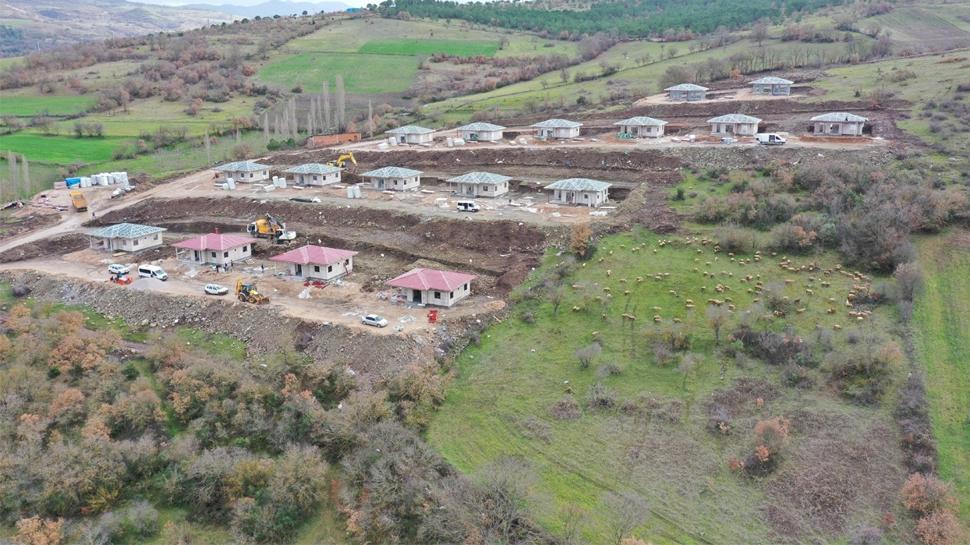 Depremden 10 ay sonra yeni yuvalar hazır! Sındırgı'da depremzedelere müjde