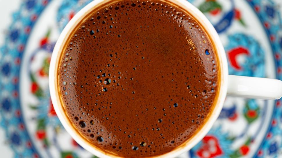 Kafeinin yanında asla tüketmeyin! Lokum ve...