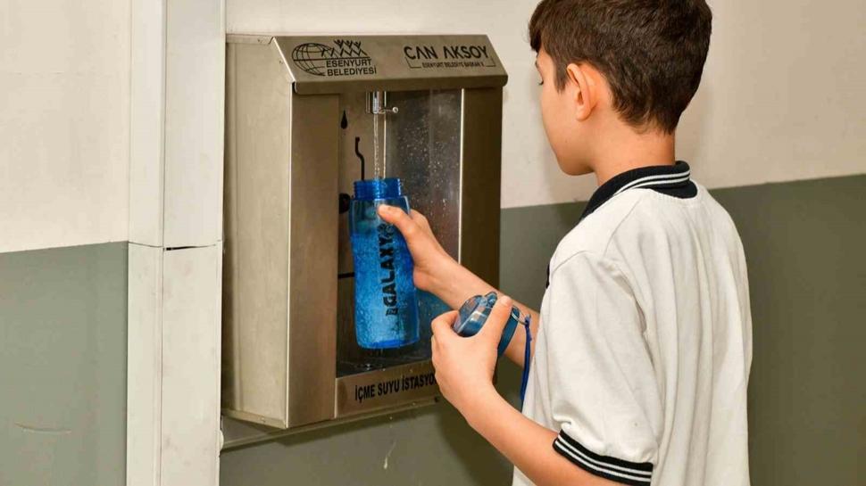 Okullarda ücretsiz su dönemi! Pilot kurumlarda başladı