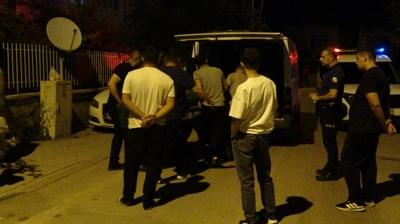 57 ya��ndaki adam arkada��n�n evinde �l� bulundu