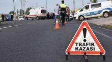 Tar�m i��ilerini ta��yan midib�s devrildi: 22 ki�i yaral�
