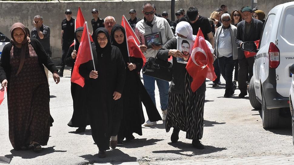 Van'da evlat nöbeti kararlılıkla sürüyor! "Evladımızı istiyoruz"