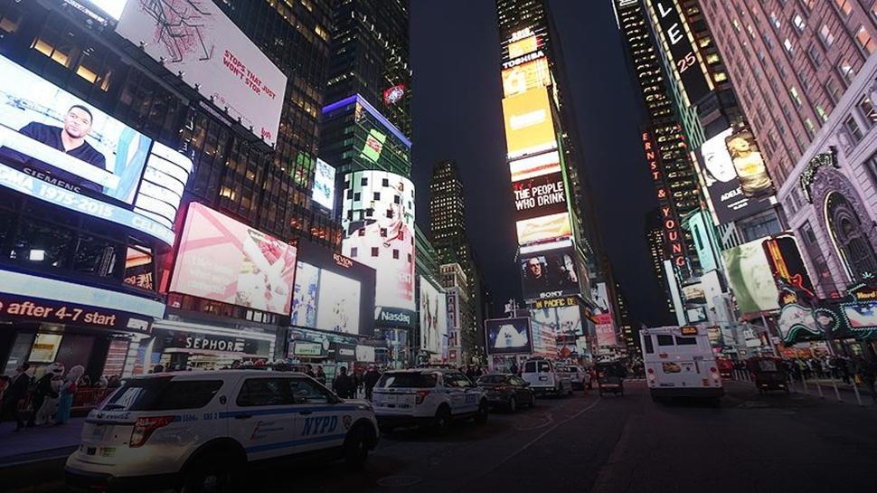 New York'ta panik anları: Times Meydanı'nda silah sesleri duyuldu