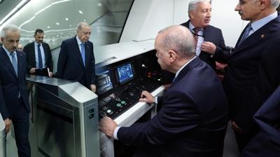 Halkal�-Havaliman� metrosu a��ld�: Ba�kan Erdo�an: 31 Temmuz'a kadar �cretsiz olacak