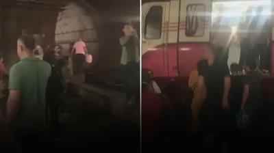Kad�k�y-Sabiha G�k�en metrosu raydan ��kt�... Yolcular t�nelde y�r�d�