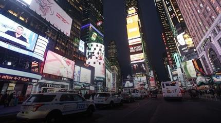 New York'ta panik anlar�: Times Meydan�'nda silah sesleri duyuldu
