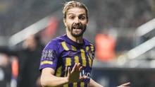 Sahalar�n h�r��n sol bekinden veda karar�: Caner Erkin futbolu b�rakt�