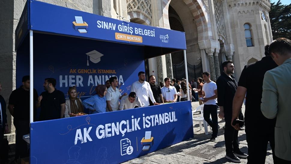 AK Parti, YKS'de adayları yalnız bırakmadı