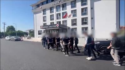 142 milyonluk 'yat�r�m' tuza��! 'Dan��man'lara 3 ilde e� zamanl� operasyon