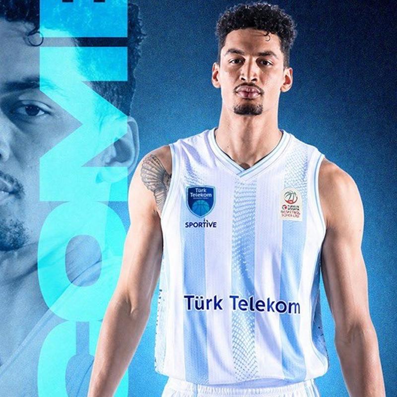 T�rk Telekom'dan 2 transfer birden