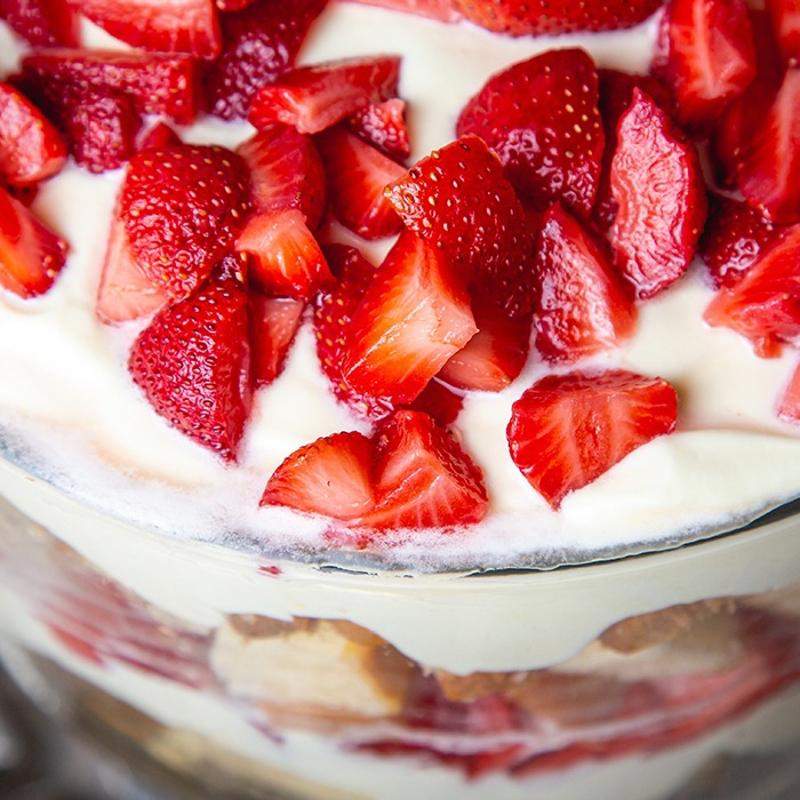 Yaza �zel kolay tatl�: Trifle tarifi! �erbetli tatl�lar� unutturacak