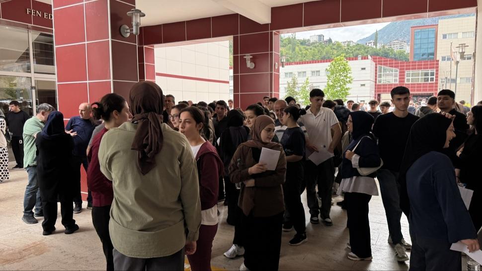 YKS sürecinde nöbetçi nüfus müdürlüklerine 3 bin 25 kimlik kartı başvurusu yapıldı