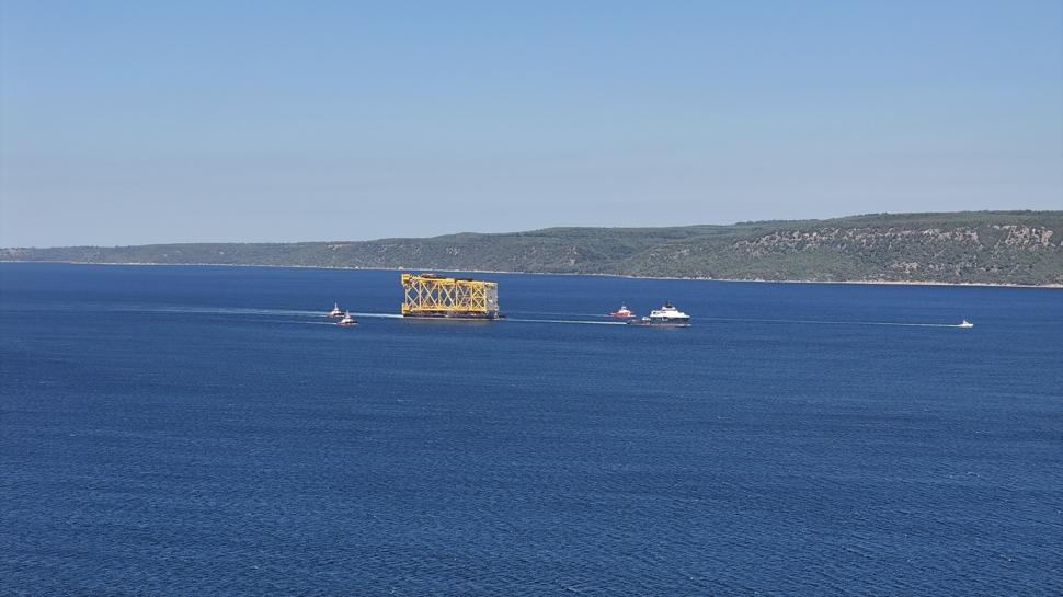 CASTRO XI, Çanakkale Boğazı'ndan geçti