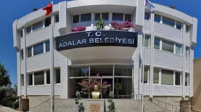 Adalar Belediyesi'ne operasyon! 42 zanl� adliyede