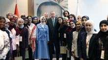 Ba�kan Erdo�an, ''Gen� M�sl�man Kad�nlar Liderlik Program�'' kat�l�mc�lar�n� kabul etti