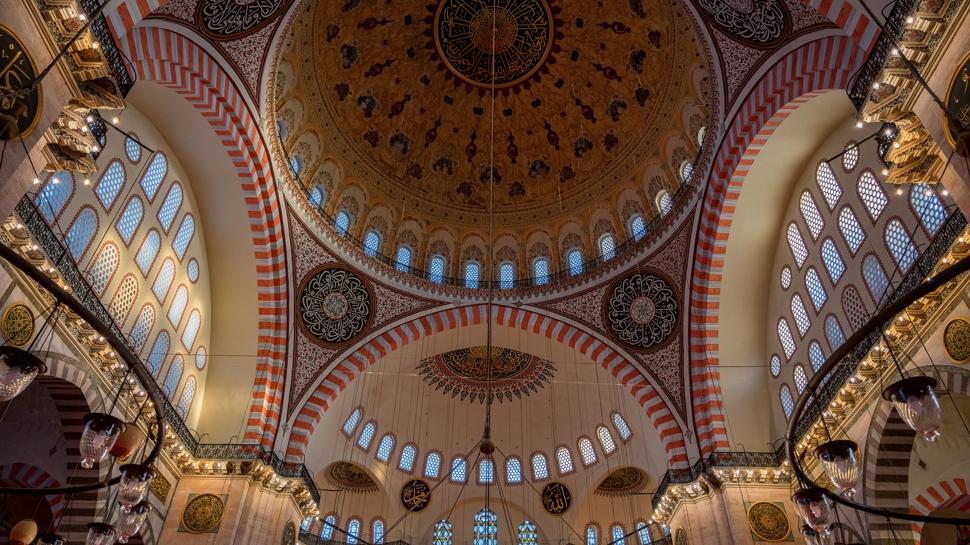 Üsküdar'ın incisi: Babadan kızına unutulmaz eser: Mihrimah Sultan Camii