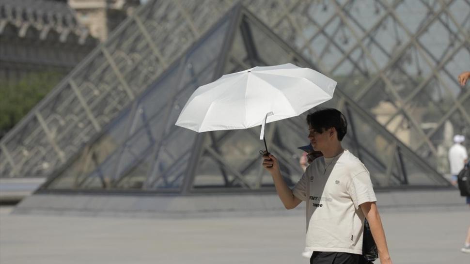 Aşırı sıcaklar Louvre'u vurdu: Dünyaca ünlü müze erken kapanacak