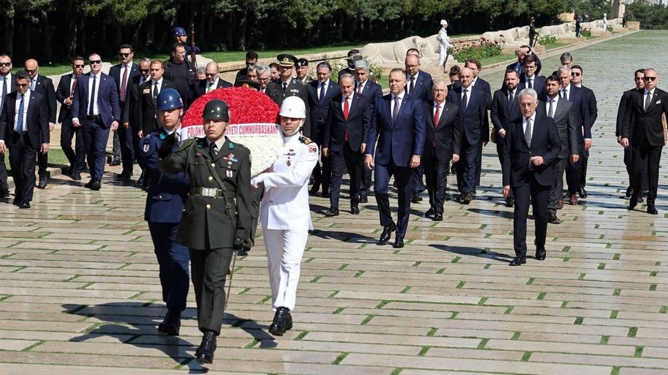 Nawrocki, Anıtkabir'i ziyaret etti