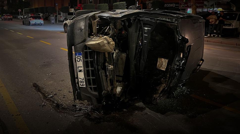Niğde'de feci kaza: Kontrolden çıkan araç devrildi, 2 yaralı