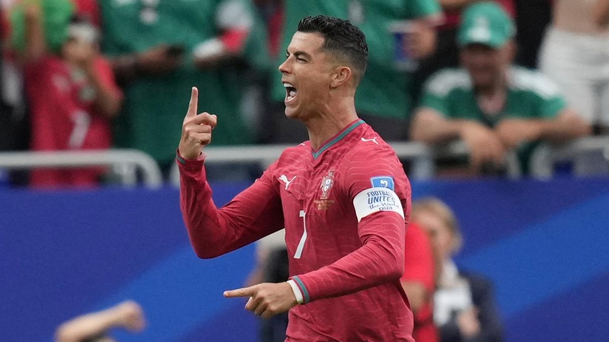 Cristiano Ronaldo Tarihe Ge ti D nya Kupas nda Rekoru Eline Ald 