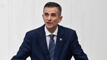 CHP'de Sakarya depremi!  �mit Dikbay�r partisinden istifa etti