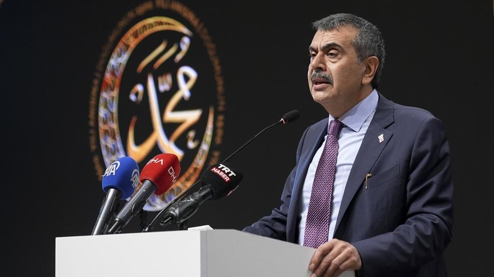 Bakan Tekin: Çocuklarımızın geleceğe hazırlanmaları için bir çabanın içerisindeyiz