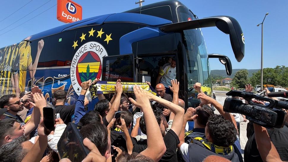 Fenerbahçe kafilesi coşkuyla karşılandı