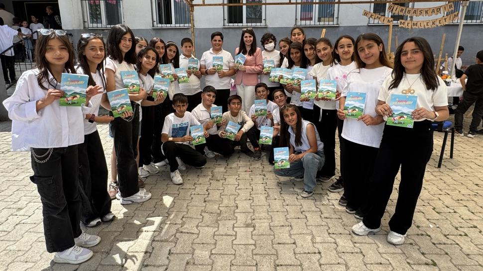 Hakkari'de 36 ��rencinin hik�yeleri �Hayal Y�ld�zlar�� ad�yla kitapla�t�