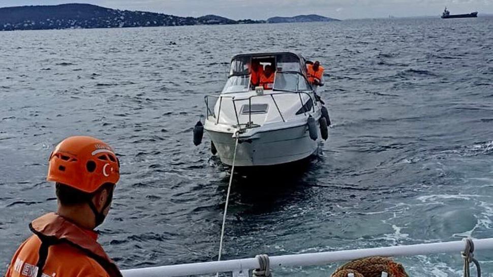 Marmaris açıklarında tekne sürüklendi! 3 kişi kurtarıldı