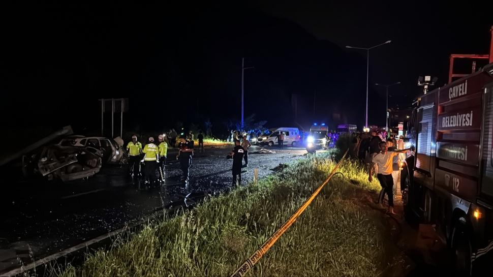 Rize'de trafik faciası! Yolda can pazarı yaşandı: 3 ölü, 5 yaralı