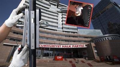 CHP 'anahtar' krizi! Yeni başkan binaya çilingirle girdi