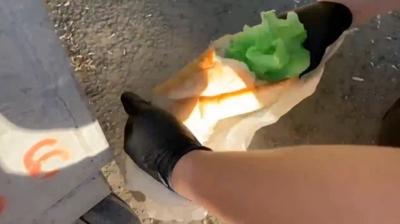 Tekirda�'da ak�lalmaz y�ntem: Ekmek aras�na gizleyip kurye ile g�ndermi�ler