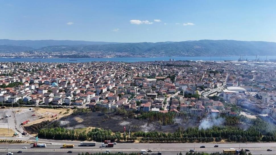 TEM'de korkunç anlar! Tır küle döndü: Alevler mahalleyi sardı