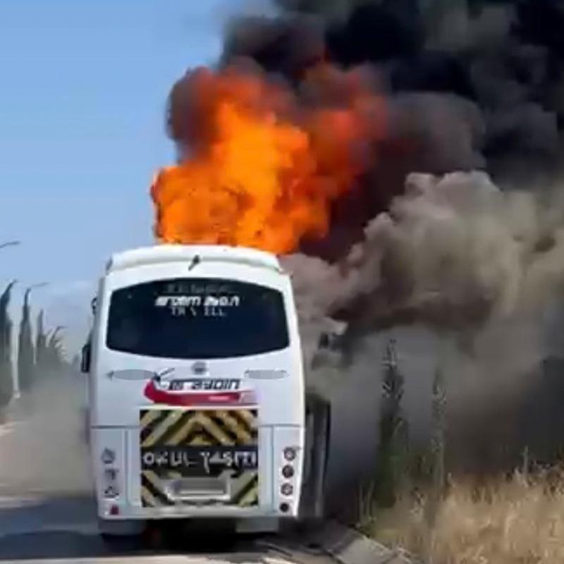 Bursa'da seyir halindeki otob�s alev alev yand�: Korku dolu anlar kamerada