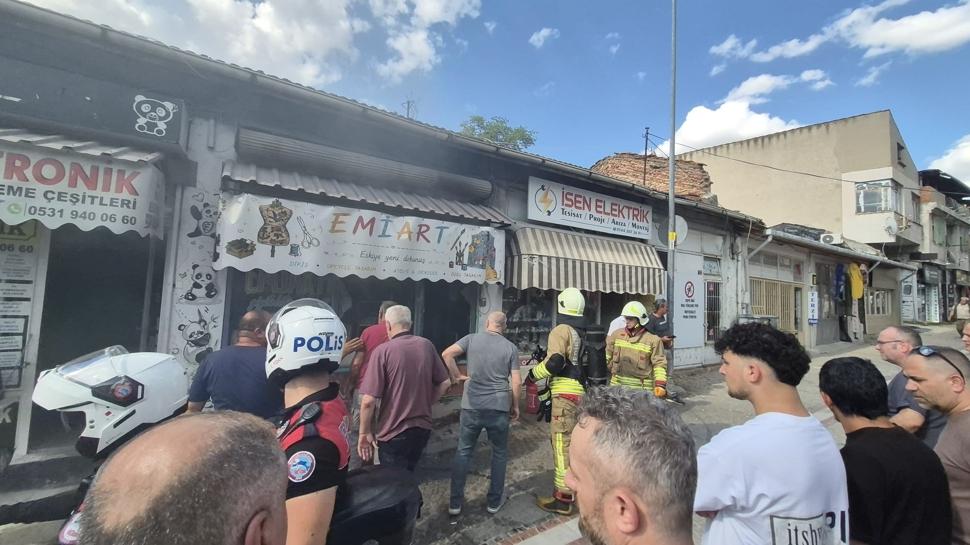 Edirne'de iş yeri yangınında vatandaşlar yoğurt kovalarıyla alevlere müdahale etti