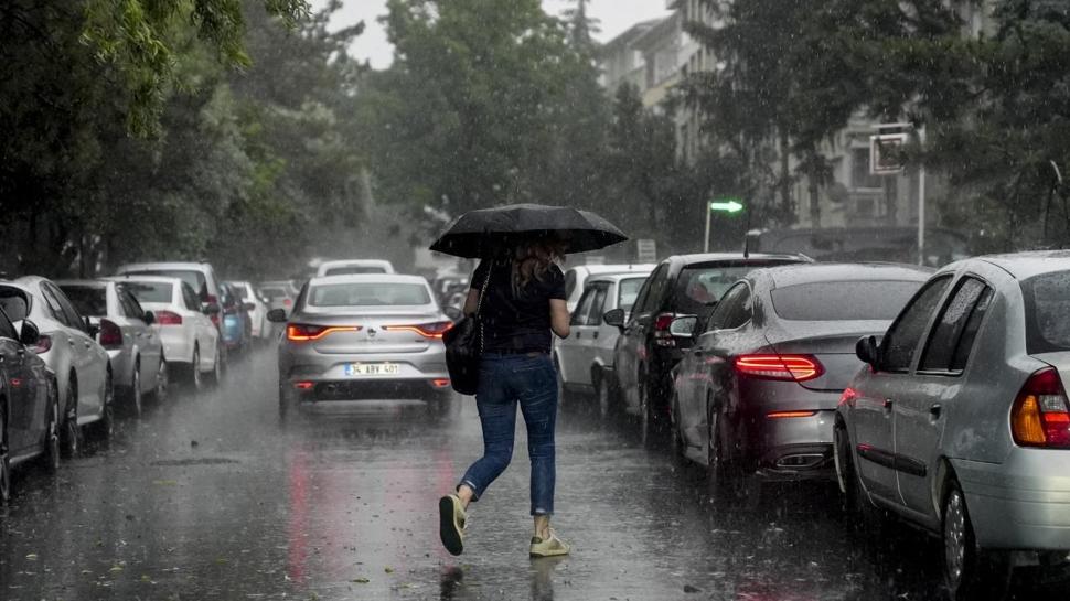 Güneşli hava yerini yağmura bırakıyor! Bazı bölgeler için sağanak uyarısı