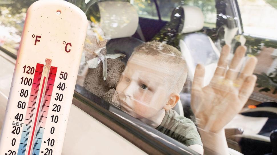 Yazın otomobilde 60 derece alarmı