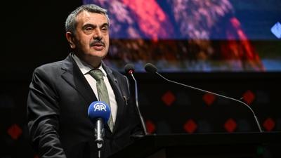 Bakan Tekin tart��malara noktay� koydu: S�nav sisteminde de�i�iklik yok