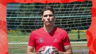Fatih Karag�mr�k'ten kaleye �talyan eldiven