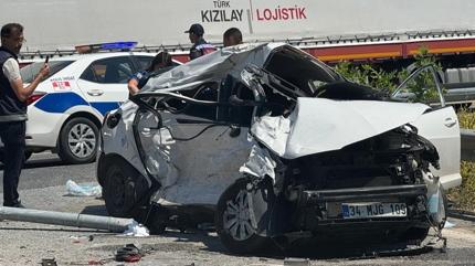 Mu�la yolunda 2 otomobil �arp��t�: �ok say�da yaral� var