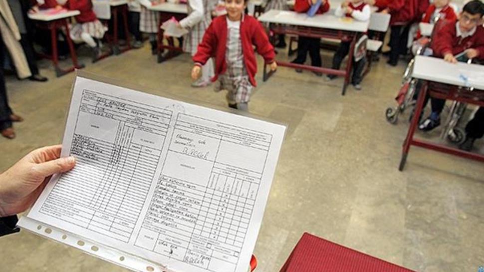 Yarın karneler saat kaçta dağıtılacak? Karneler ne zaman verilecek?
