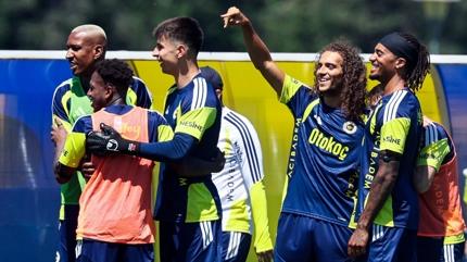 Fenerbah�e'de yeni sezon mesaisi devam ediyor